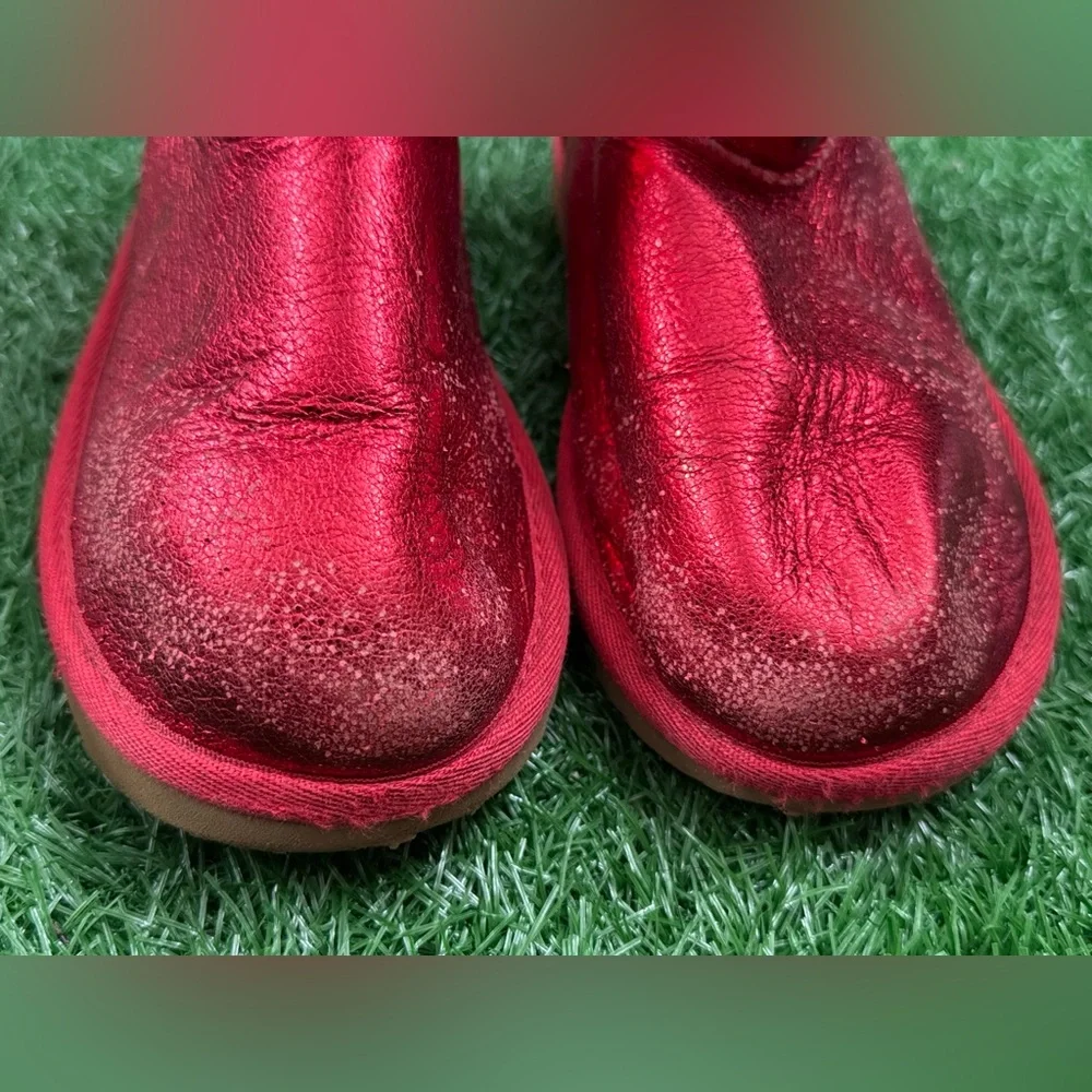 Kid's UGG CLASSIC II‎ METALLIC SPARKLE RED BOOTS- Size 1 #1125372K